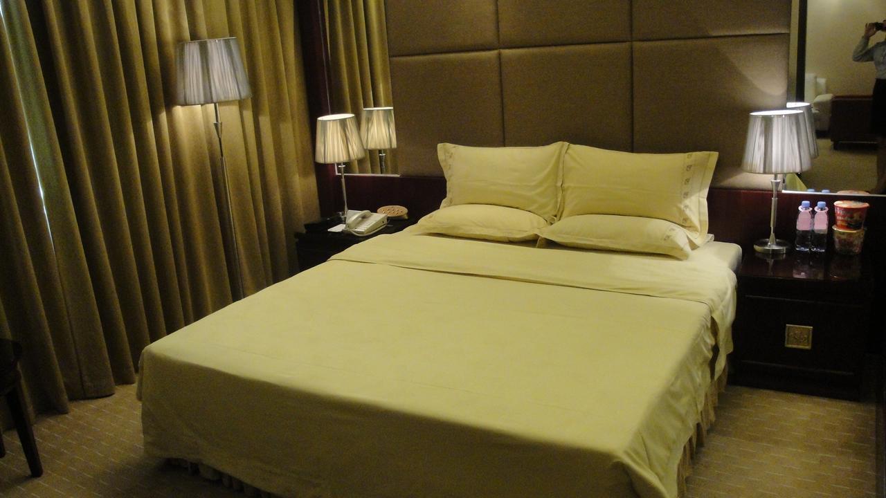 Harbour Metropolis Hotell Foshan Exteriör bild